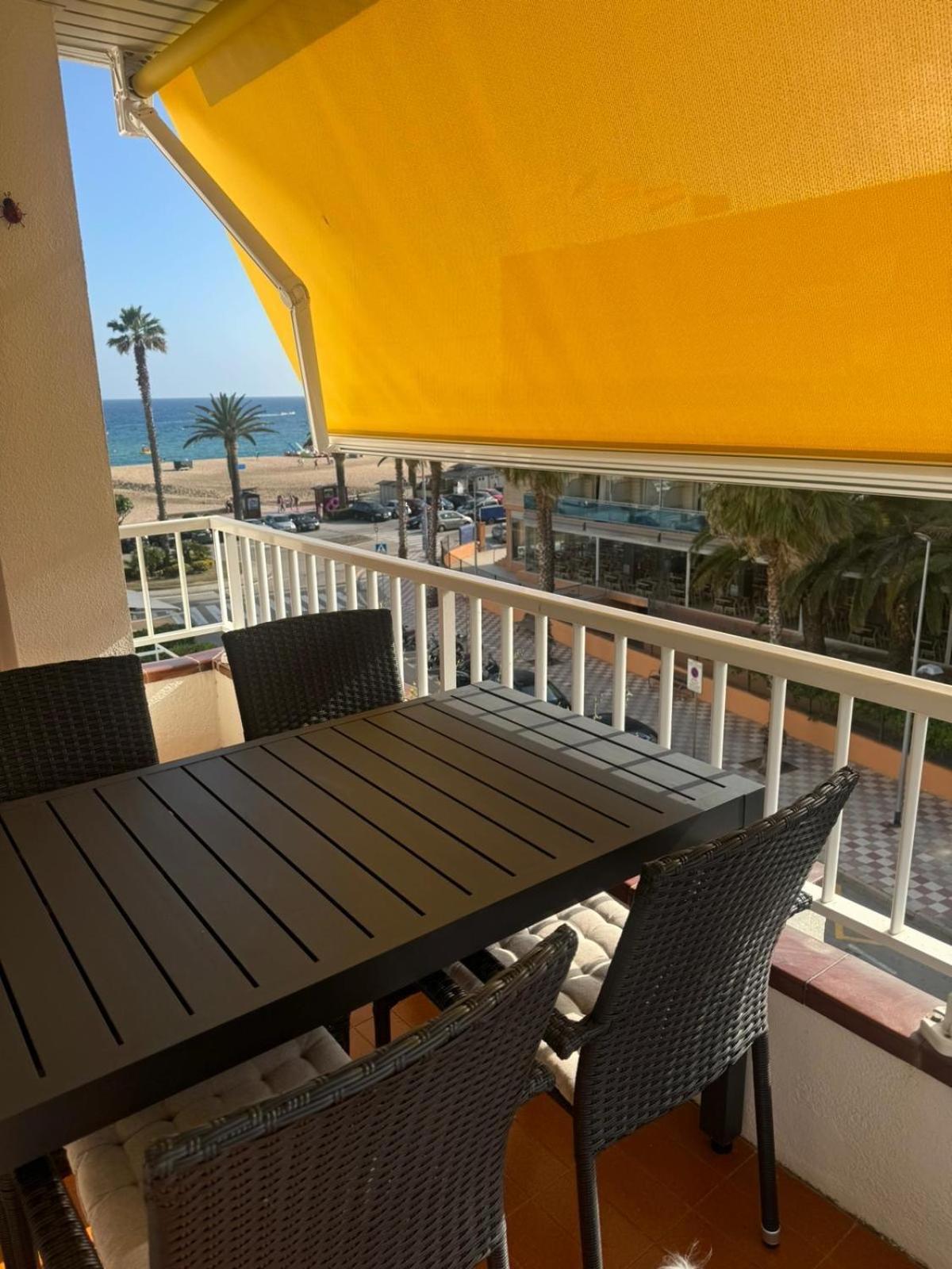 Lujoso Piso Enfrente De Playa De Fenals, 2 Terrazas Lloret de Mar Exterior foto